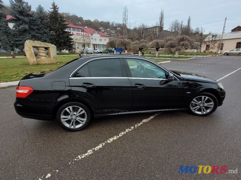 2011' Mercedes-Benz E-Class photo #3