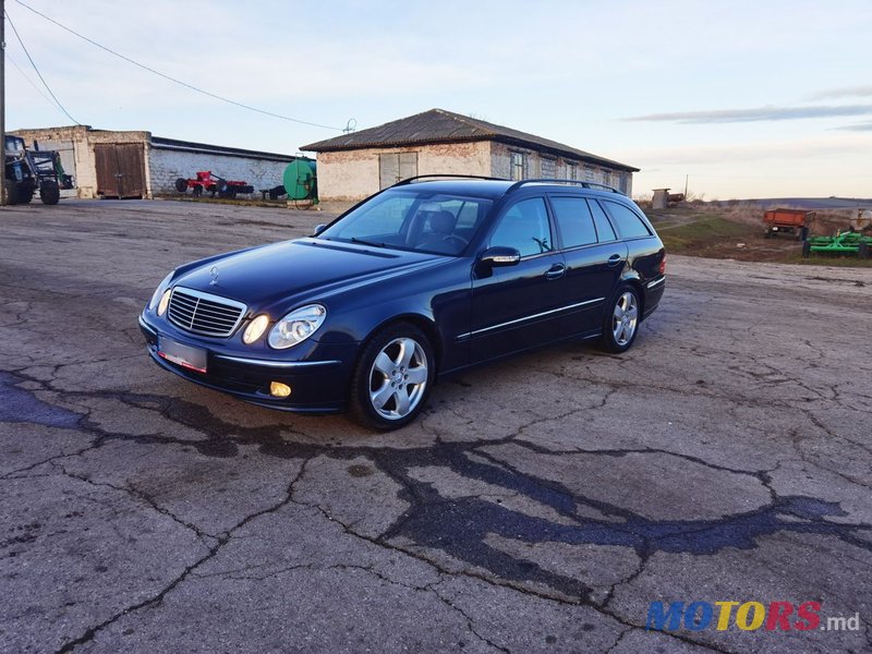 2004' Mercedes-Benz E Класс photo #2