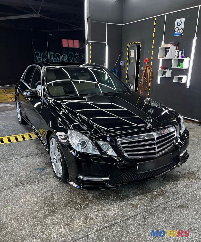 2009' Mercedes-Benz E-Class photo #1