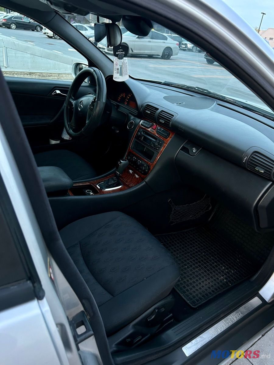 2003' Mercedes-Benz C-Class photo #3