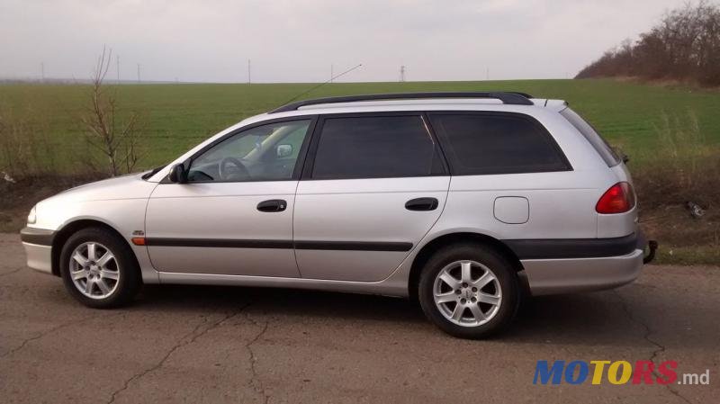 2000' Toyota Avensis photo #6
