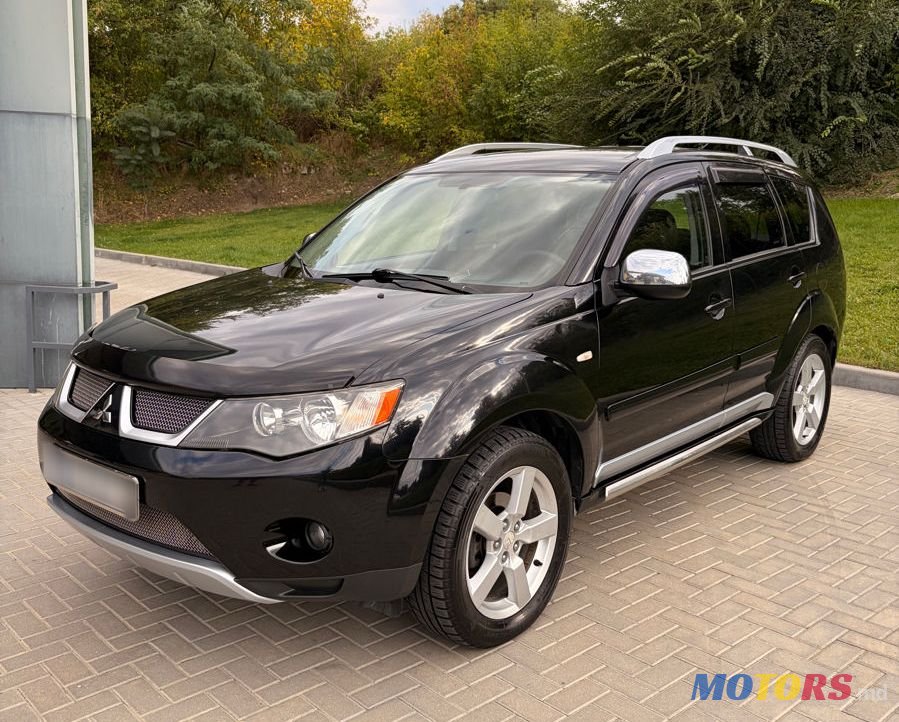 2007' Mitsubishi Outlander photo #1