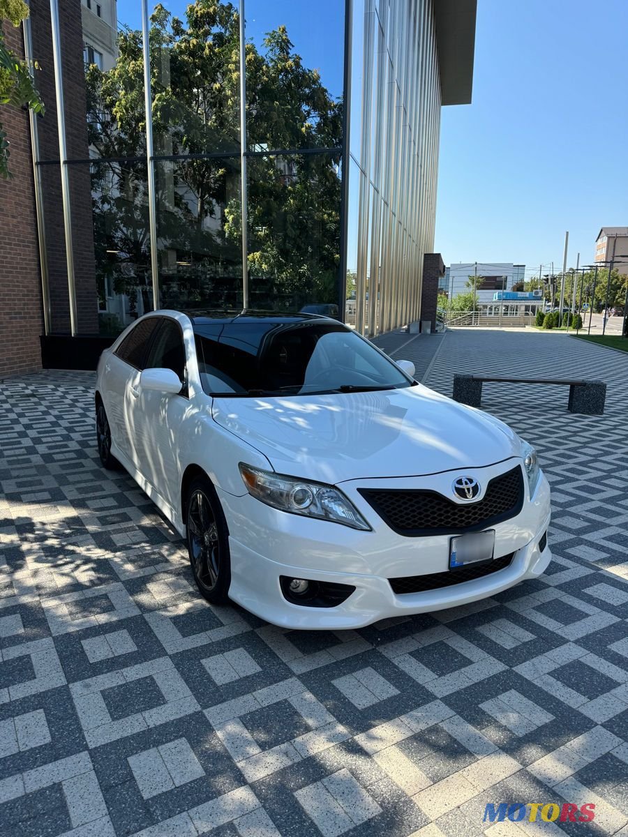 2010' Toyota Camry photo #2