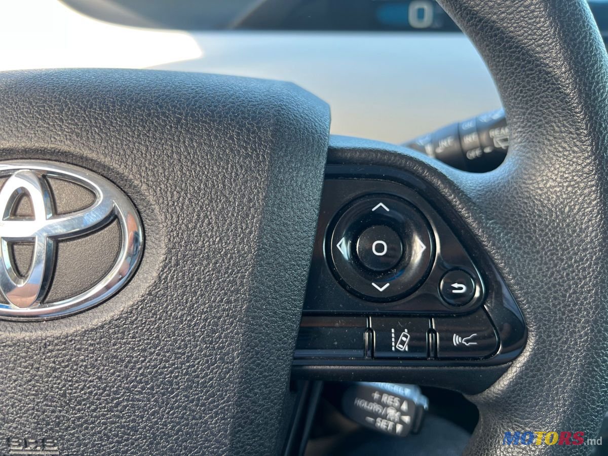 2019' Toyota Prius photo #6