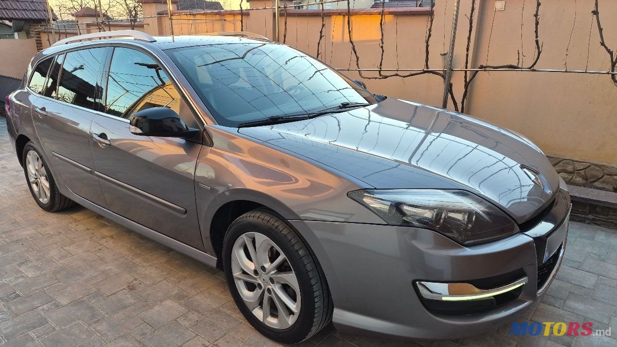 2014' Renault Laguna photo #1