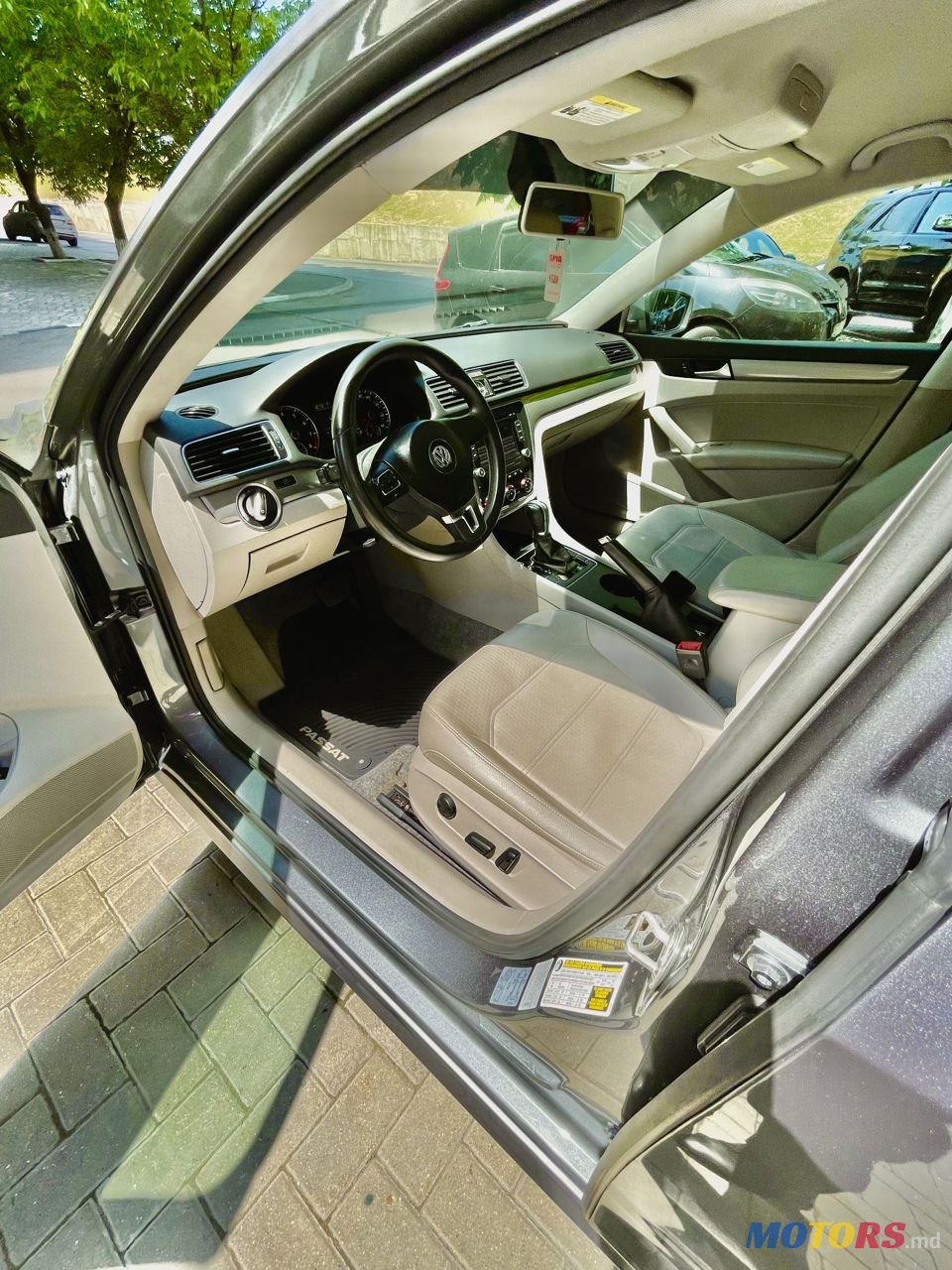 2015' Volkswagen Passat photo #2