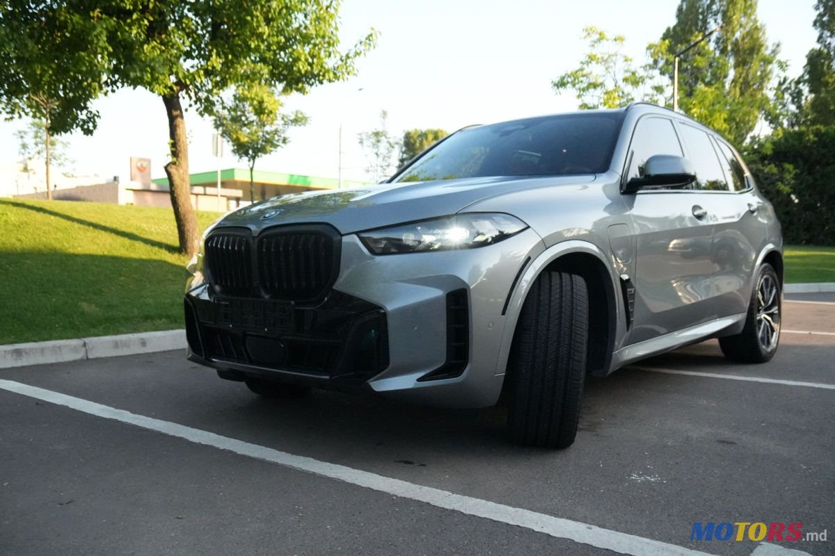 2024' BMW X5 photo #3