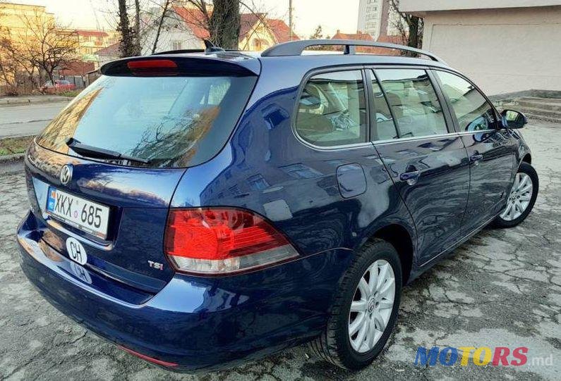 2010' Volkswagen Golf photo #4