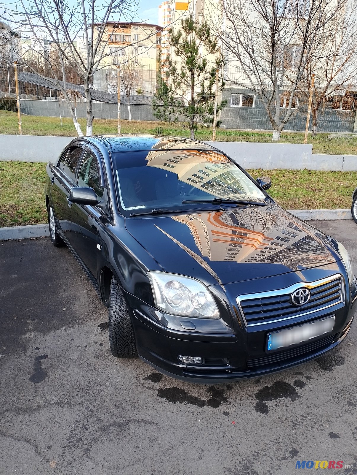 2004' Toyota Avensis photo #1