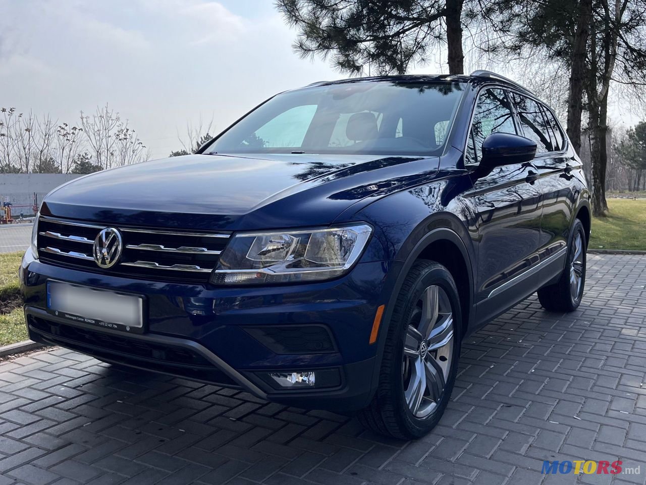 2021' Volkswagen Tiguan photo #2