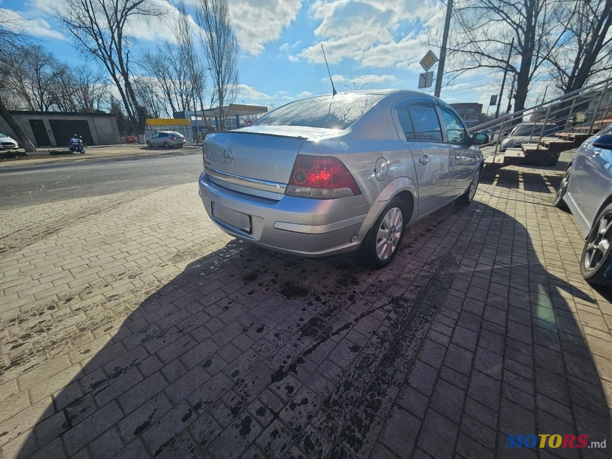 2011' Opel Astra photo #4