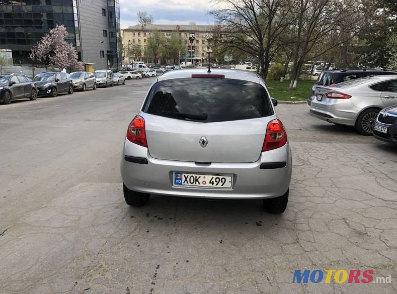2005' Renault Clio photo #5