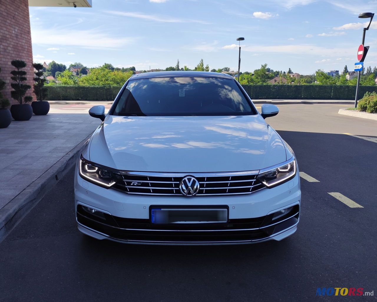 2016' Volkswagen Passat photo #1
