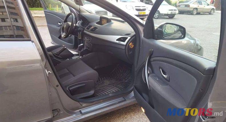 2010' Renault Megane photo #2