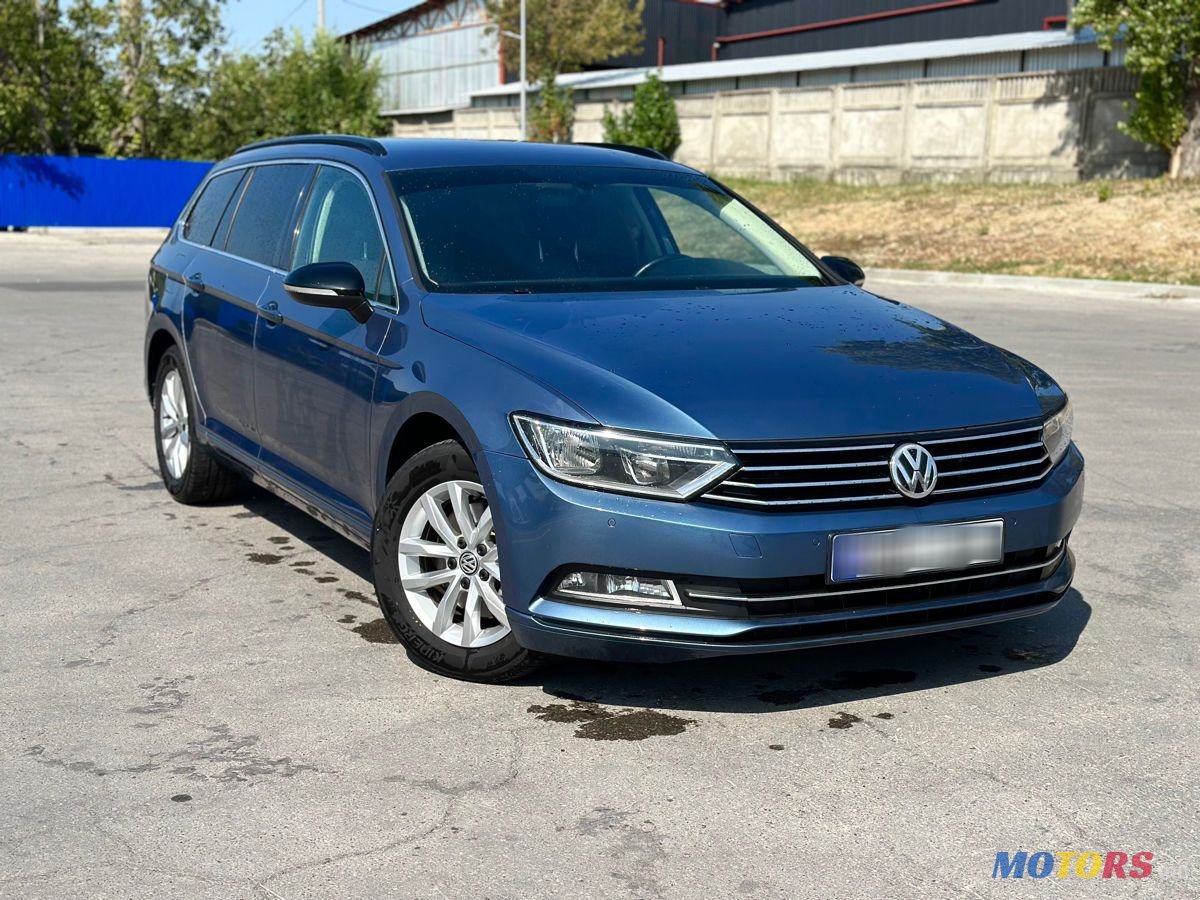 2015' Volkswagen Passat photo #1
