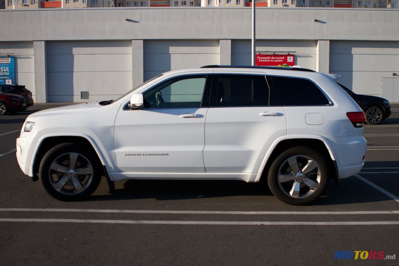 2015' Jeep Grand Cherokee photo #3