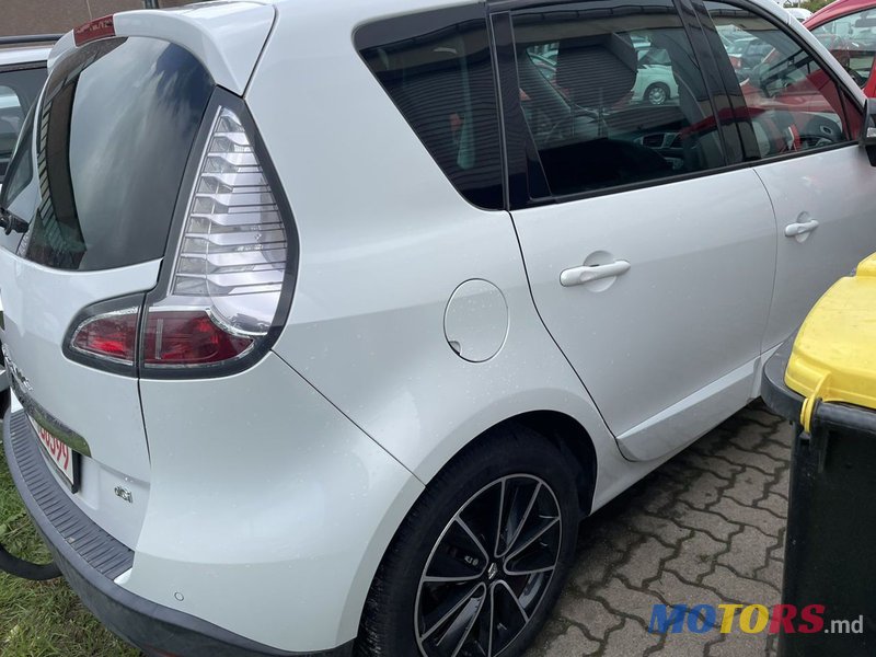 2012' Renault Scenic photo #2