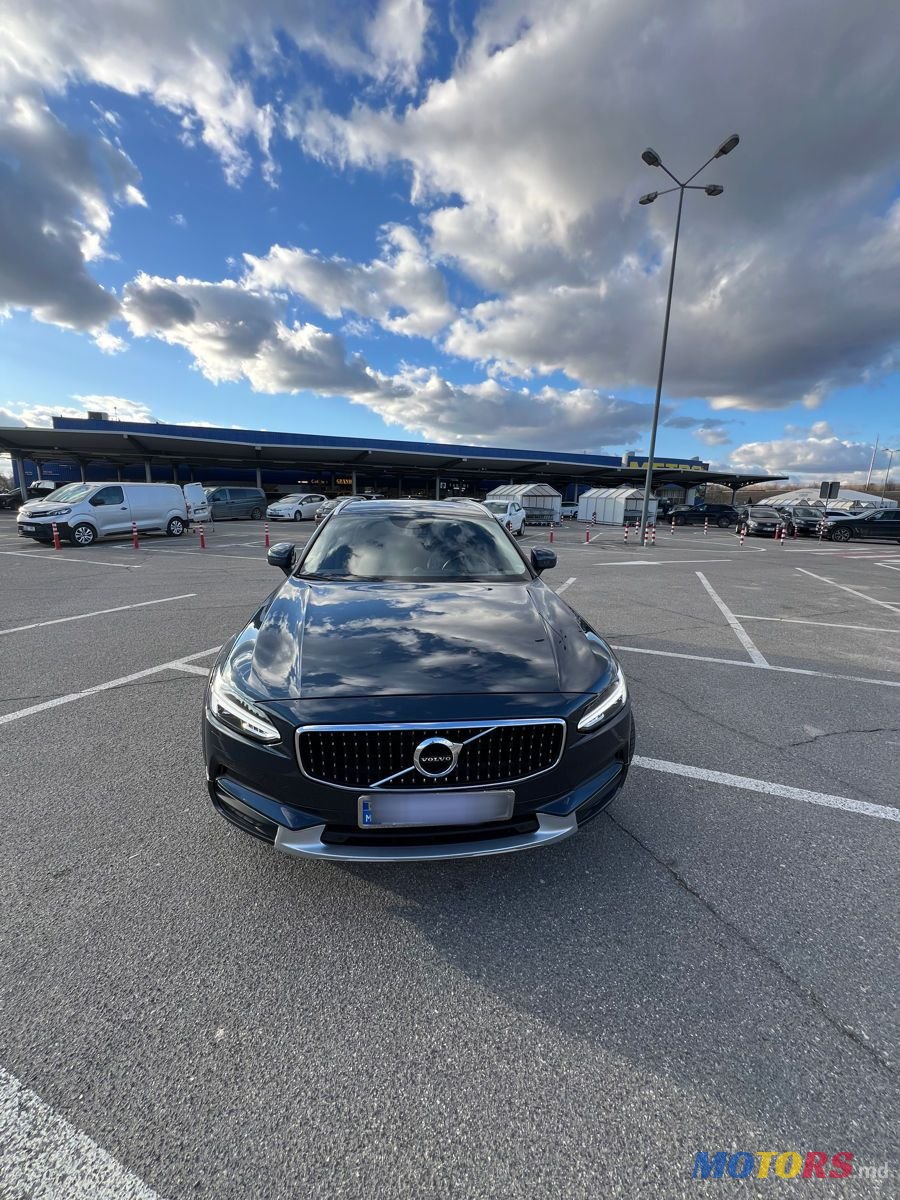 2020' Volvo V90 Cross Country photo #4
