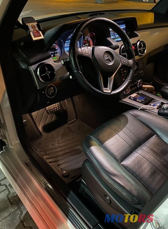 2014' Mercedes-Benz GLK-Class photo #6