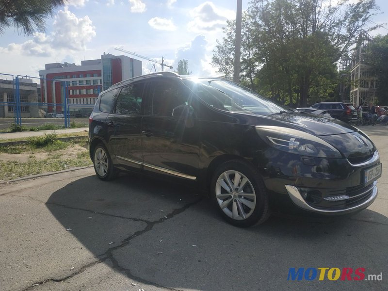 2012' Renault Grand Scenic photo #2