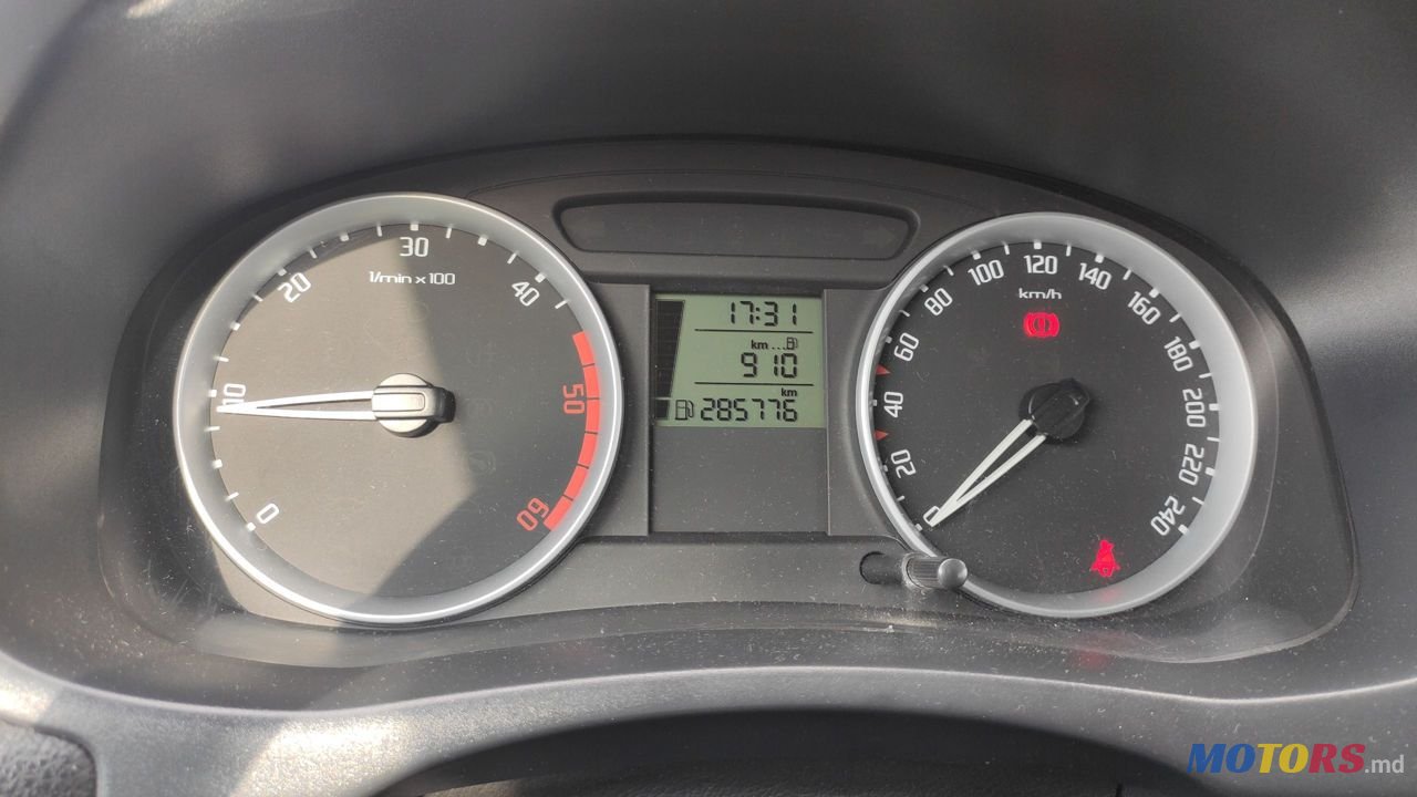 2008' Skoda Fabia photo #6