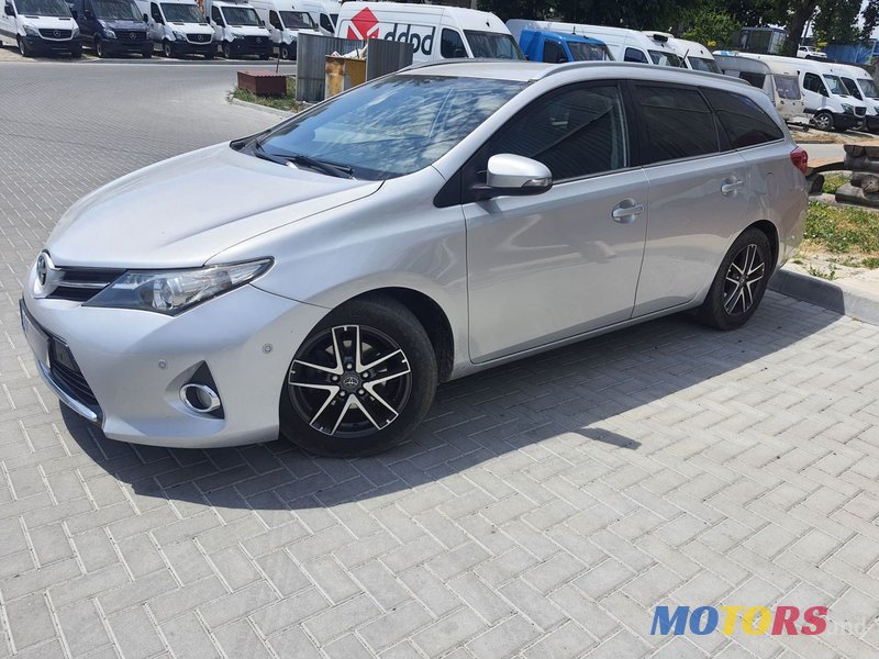 2015' Toyota Auris photo #1