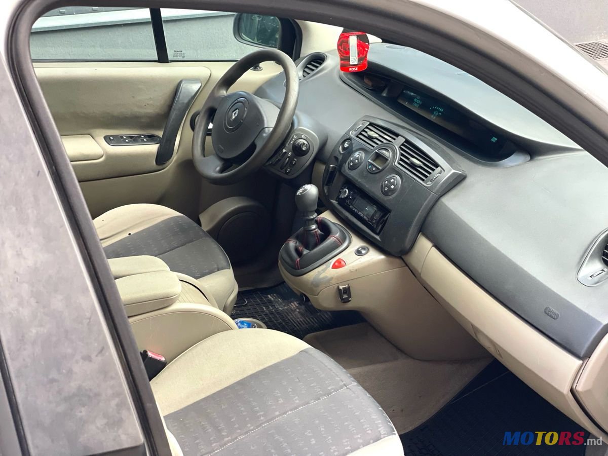2005' Renault Grand Scenic photo #6