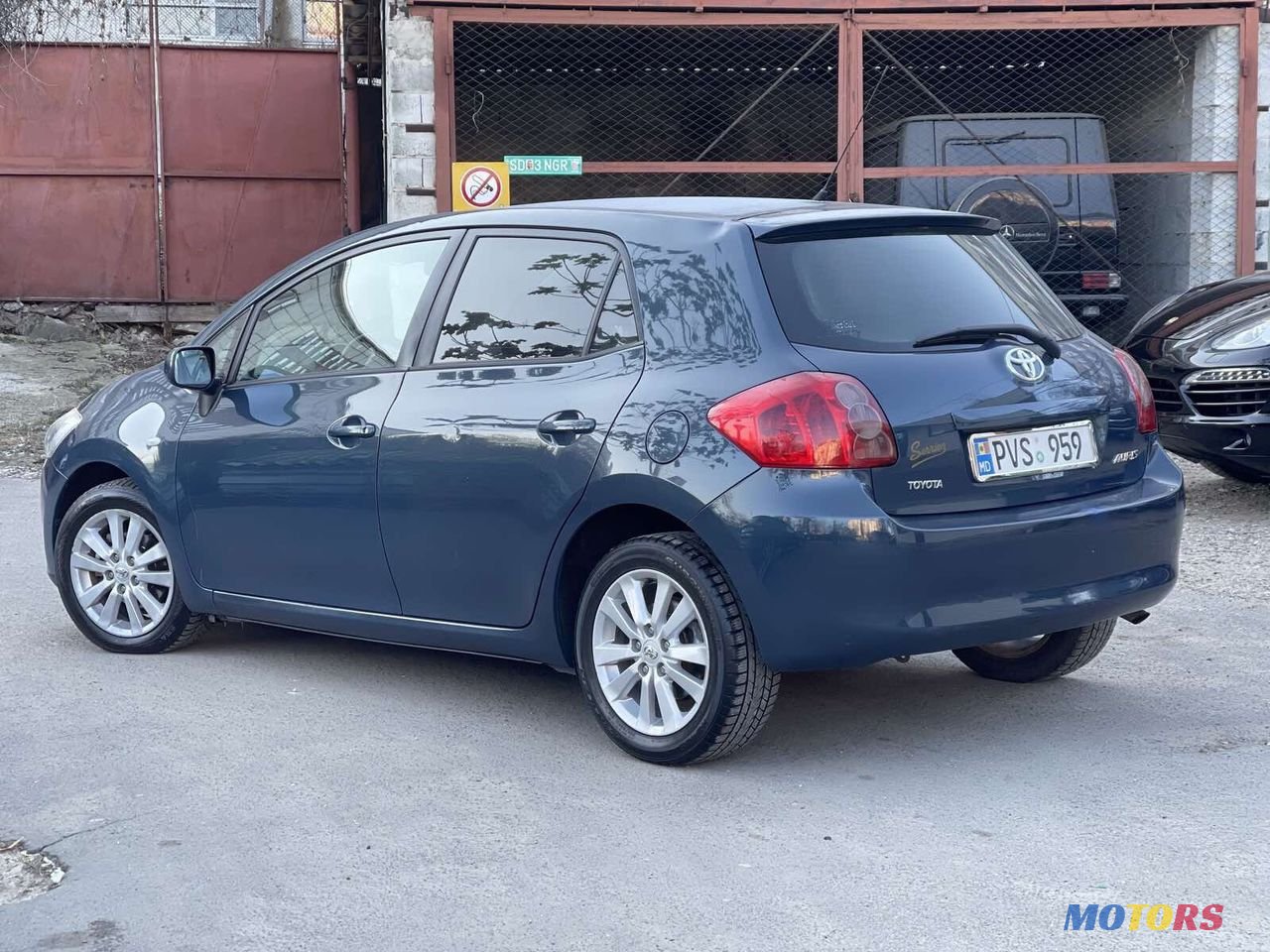 2010' Toyota Auris photo #6