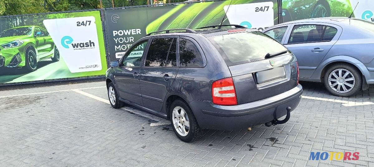 2007' Skoda Fabia photo #3