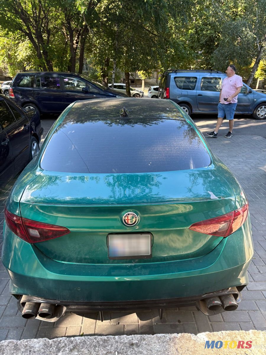 2018' Alfa Romeo Giulia photo #1