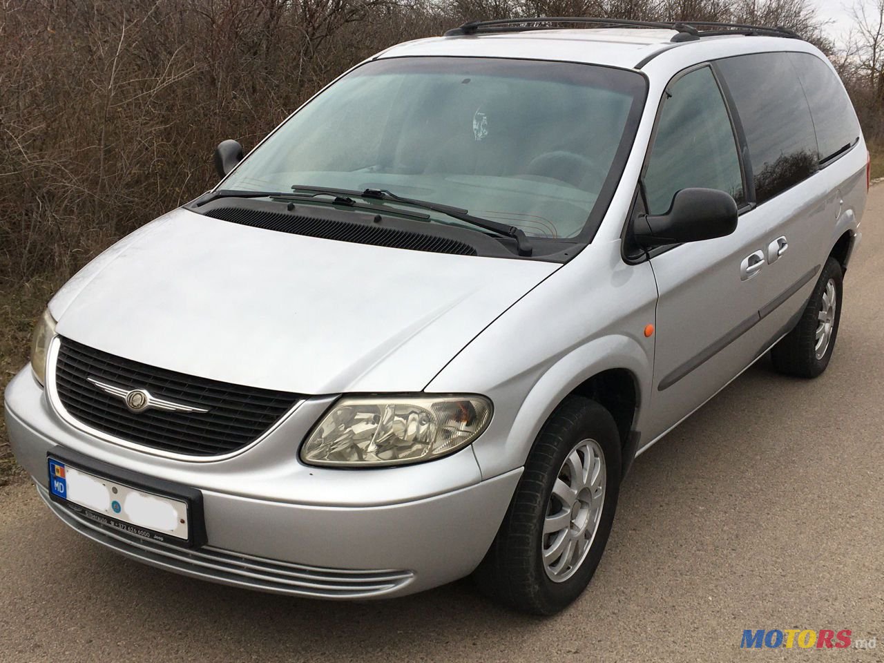 2003' Chrysler Grand Voyager photo #2