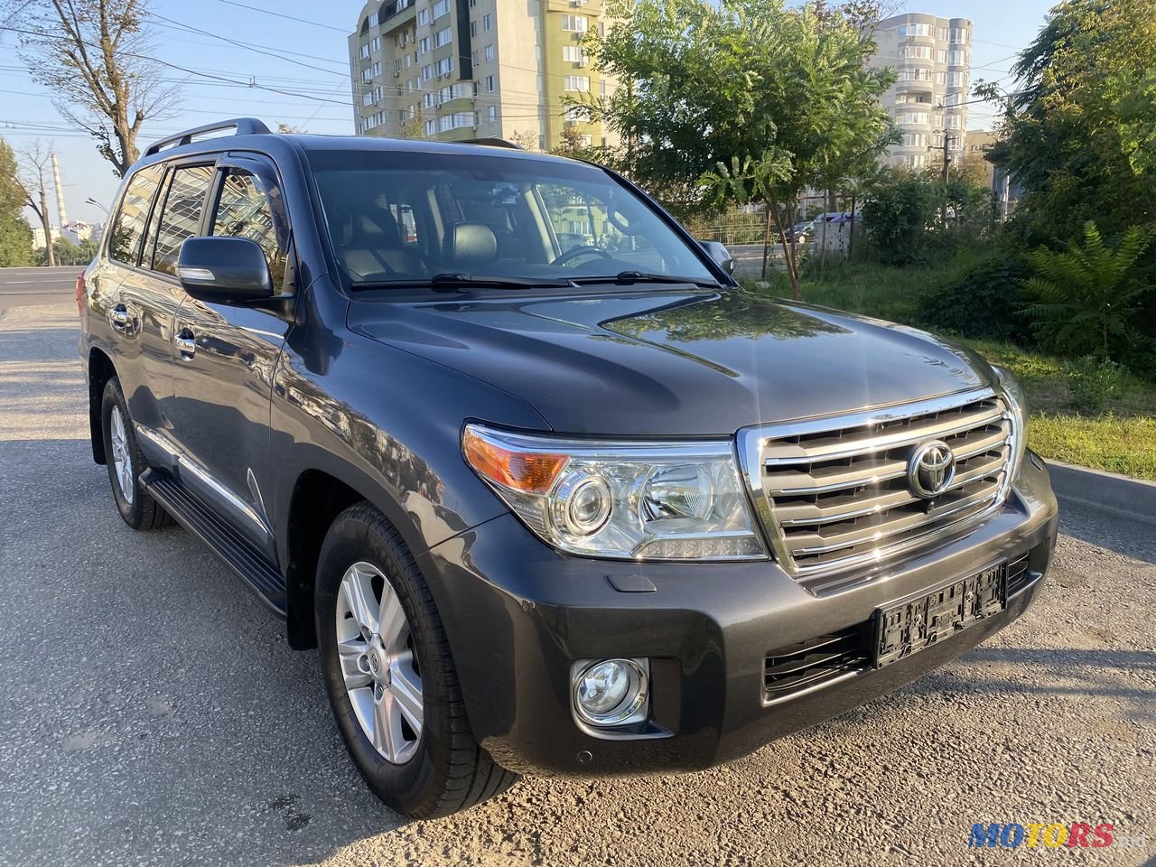 2012' Toyota Land Cruiser photo #1