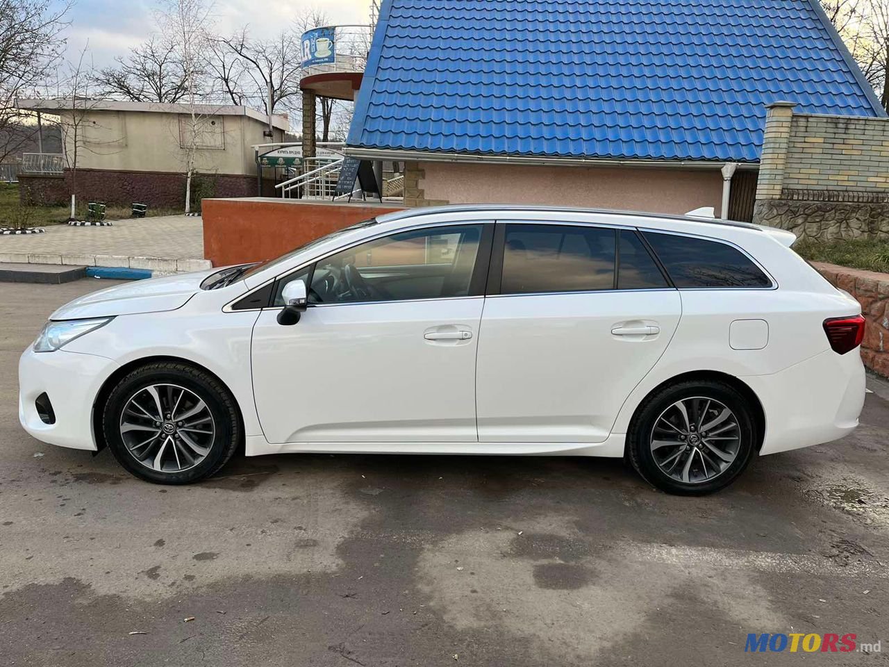 2015' Toyota Avensis photo #3