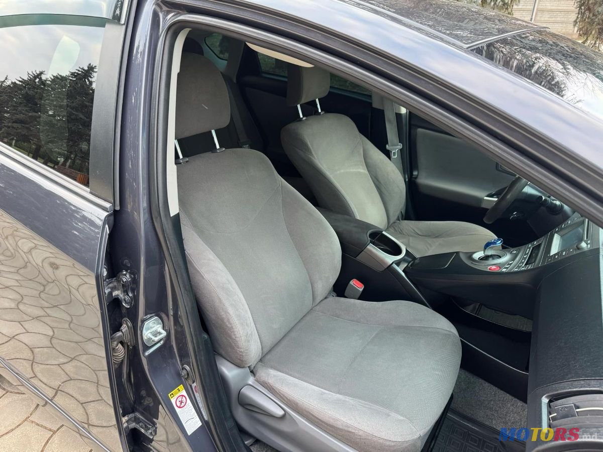 2014' Toyota Prius photo #6