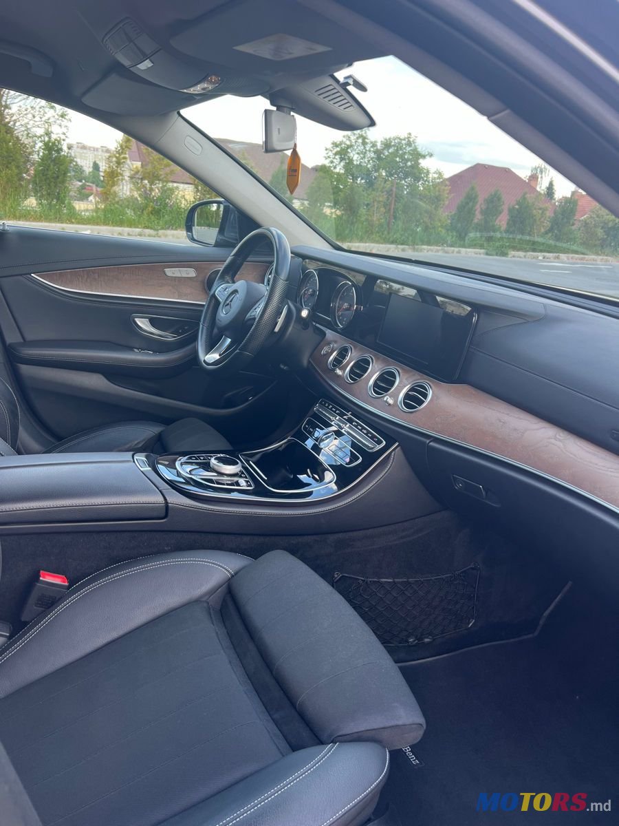 2016' Mercedes-Benz E-Class photo #4