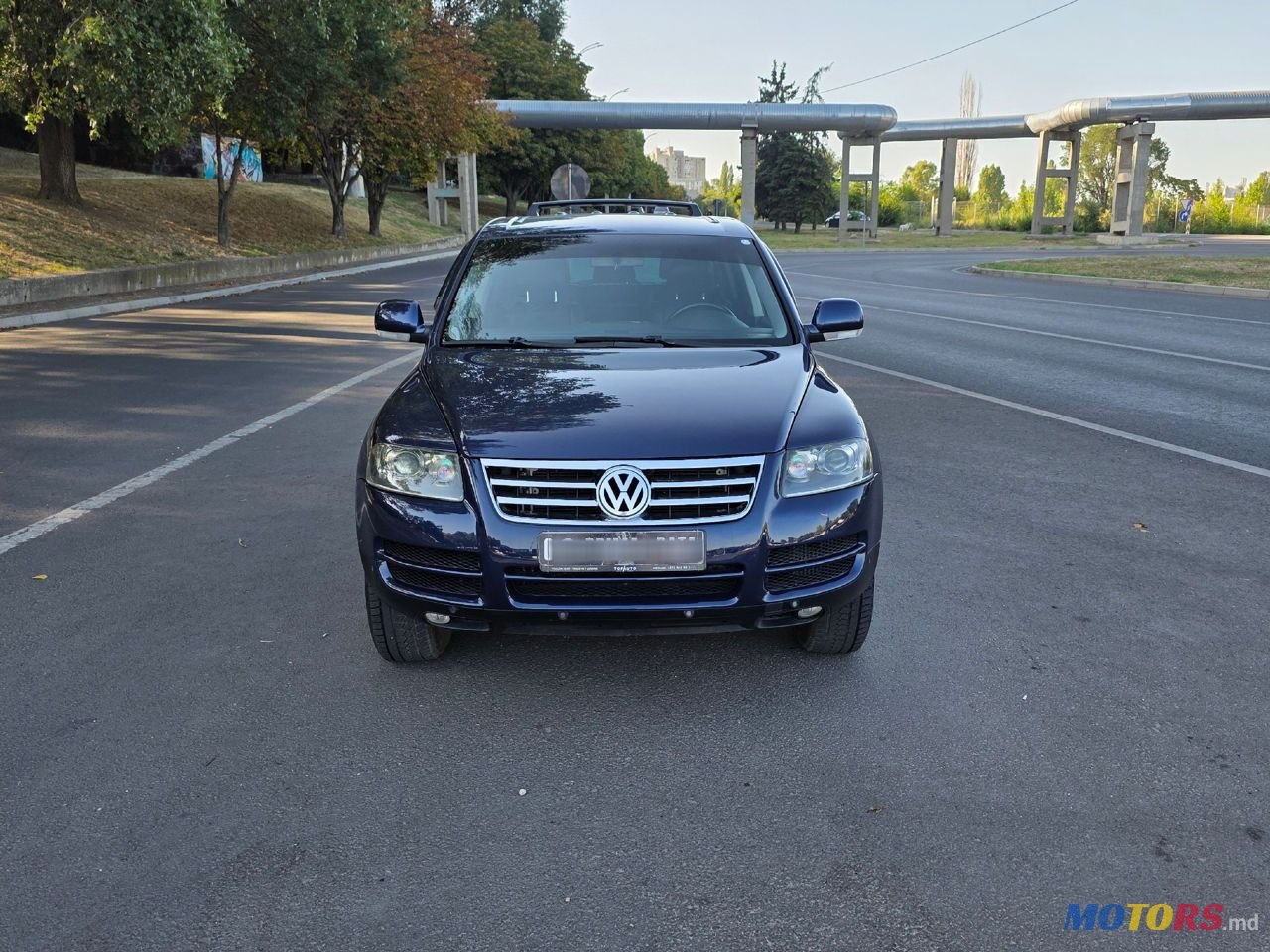 2006' Volkswagen Touareg photo #2