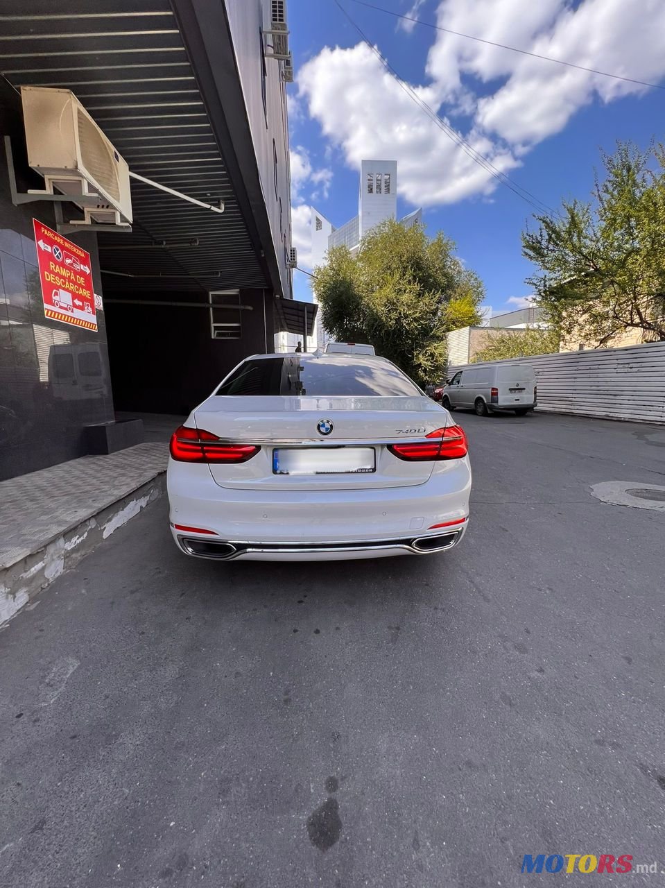 2016' BMW 7 Series photo #1