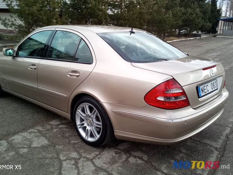 2003' Mercedes-Benz E Класс photo #3