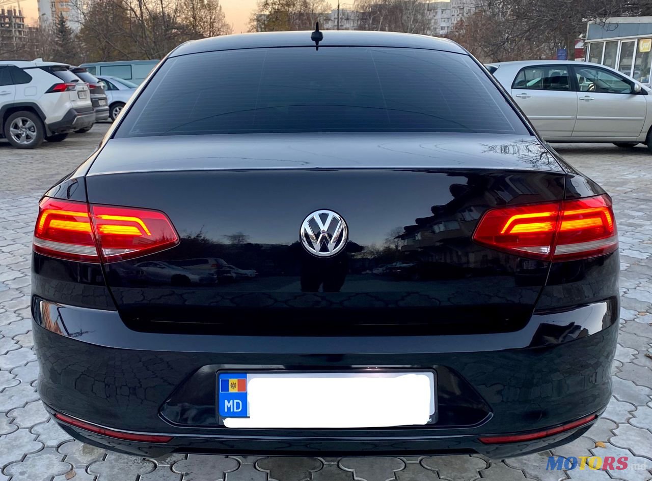 2018' Volkswagen Passat photo #4