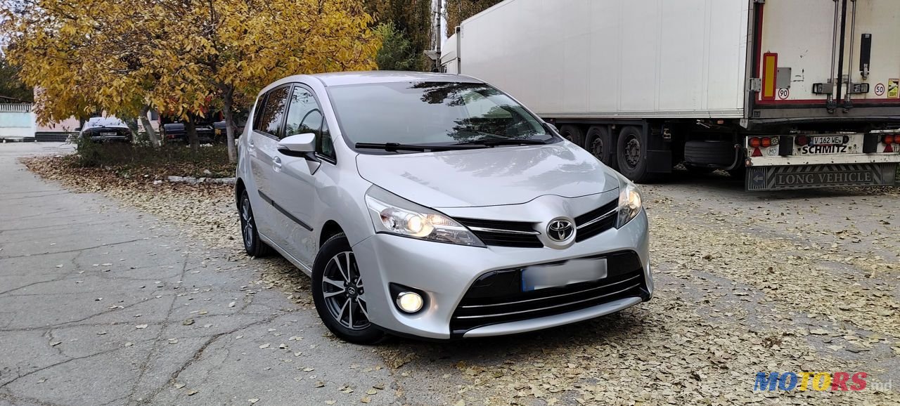 2013' Toyota Verso photo #1