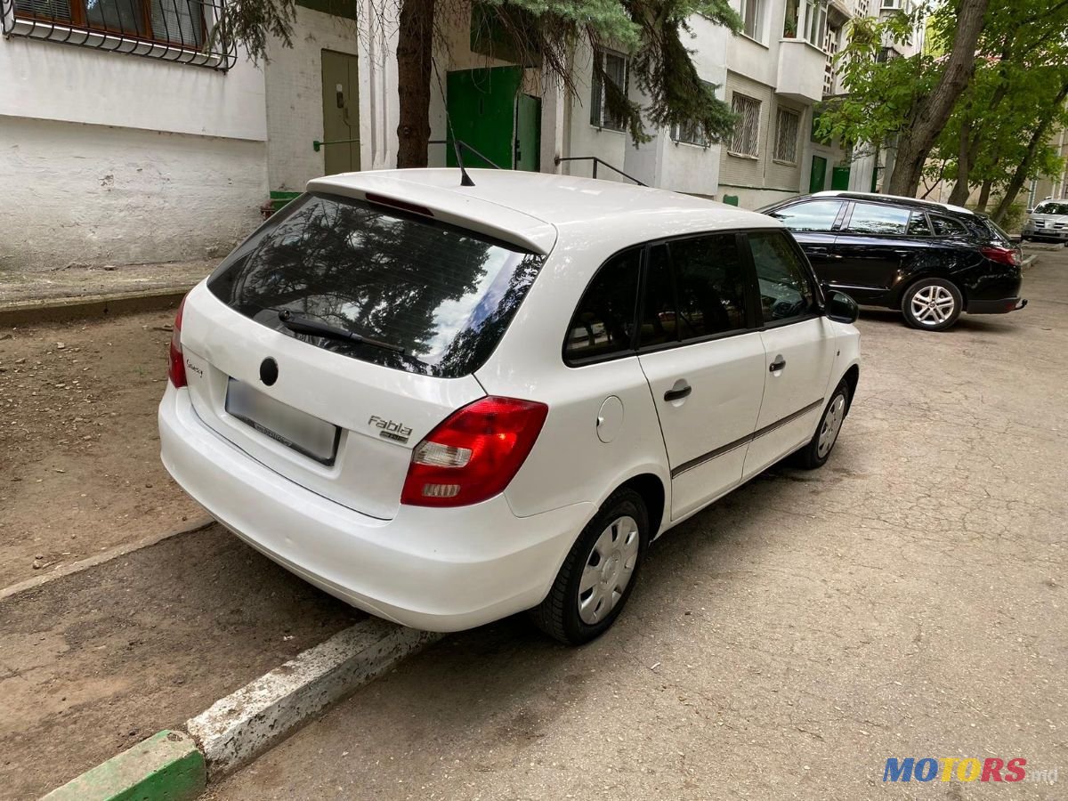 2009' Skoda Fabia photo #5
