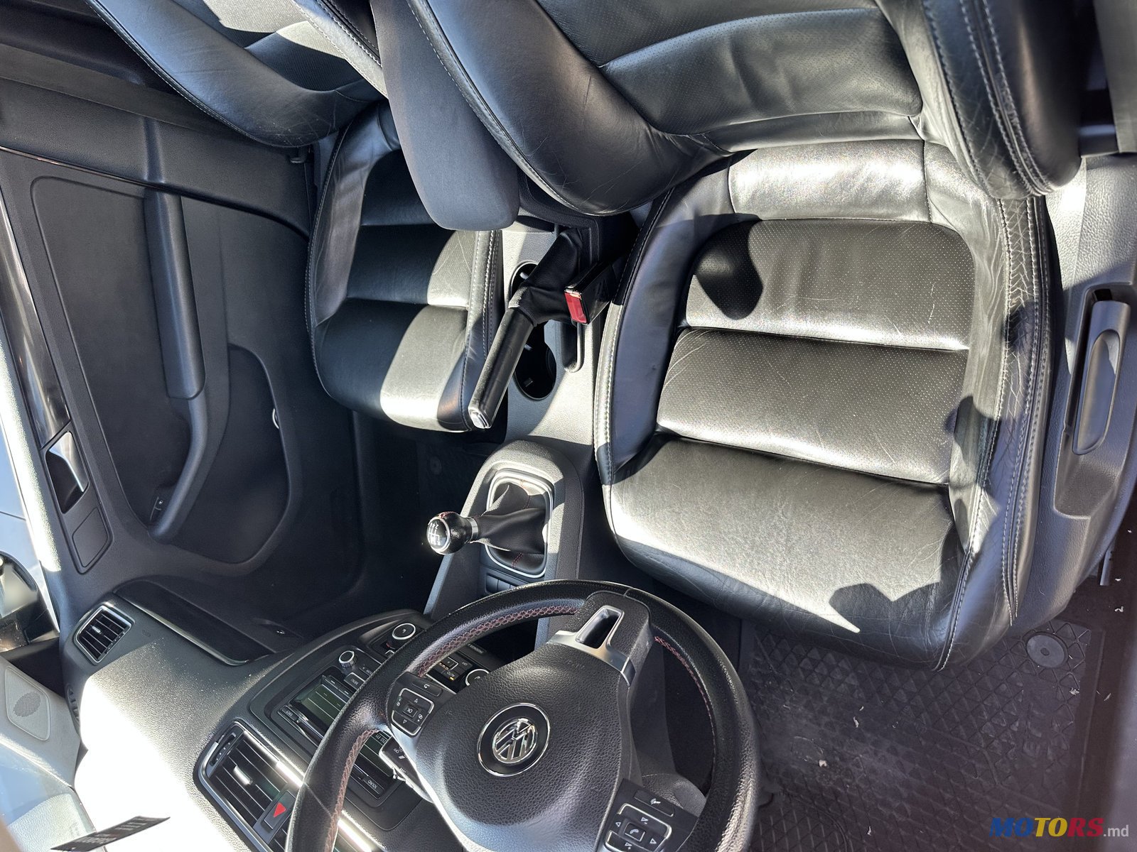 2011' Volkswagen Jetta photo #3