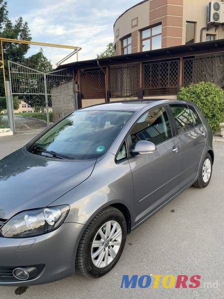 2010' Volkswagen Golf Plus photo #2