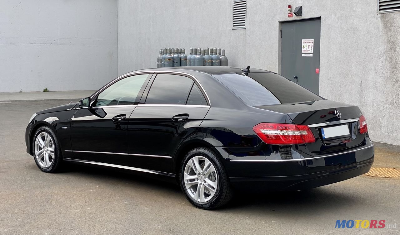 2010' Mercedes-Benz E Класс photo #3