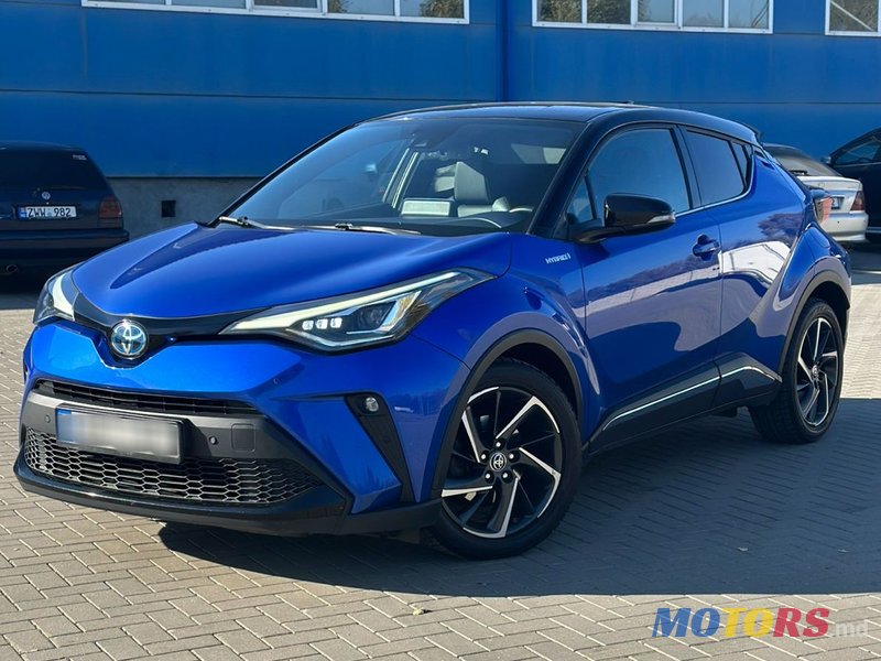 2020' Toyota C-HR photo #2