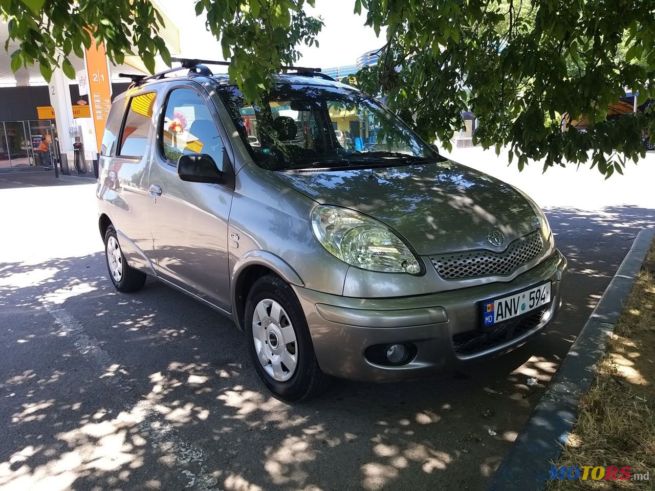 2004' Toyota Yaris Verso photo #6