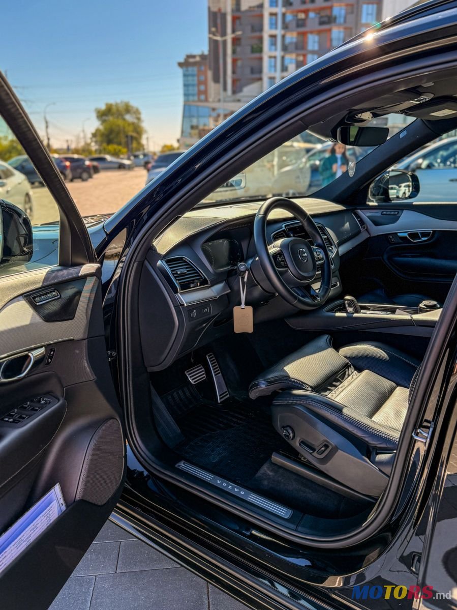 2022' Volvo XC90 photo #5