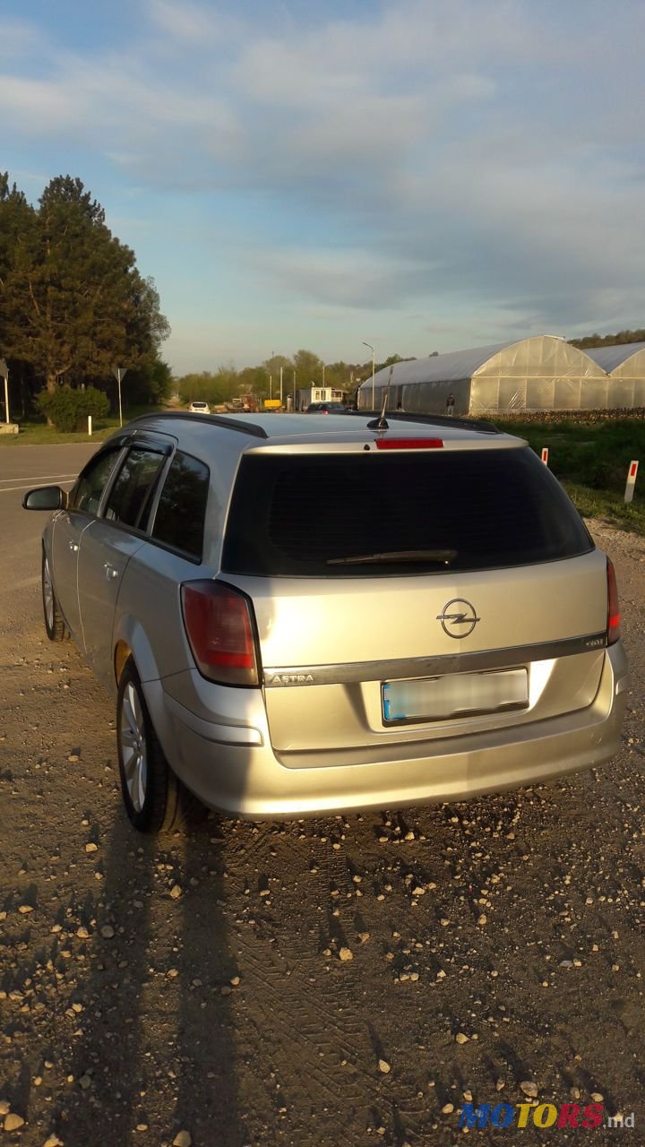 2005' Opel Astra photo #5