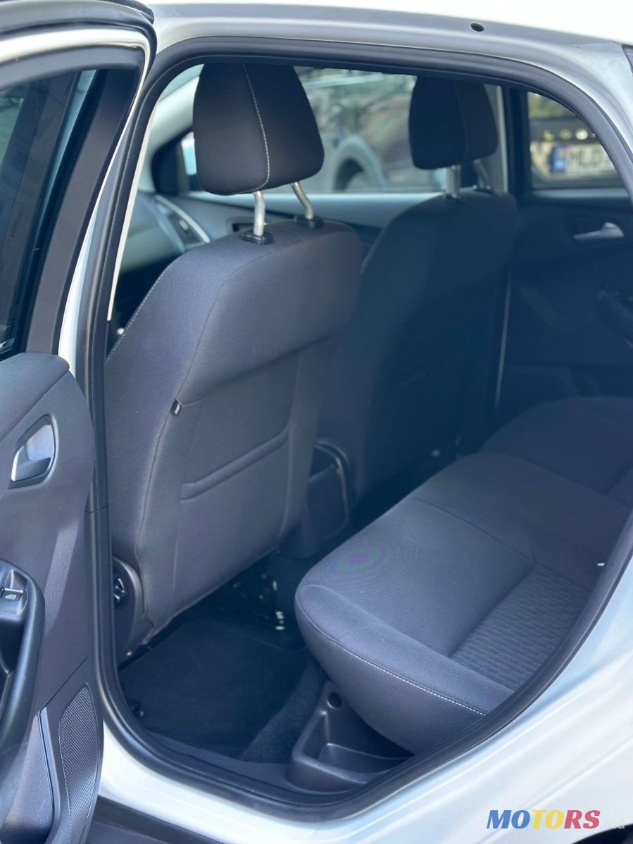 2014' Ford Focus photo #2