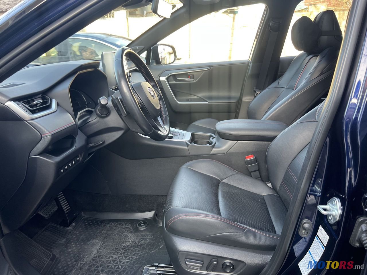 2020' Toyota RAV4 photo #5